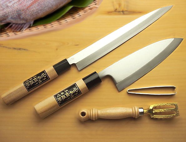 日本刀，德巴和生鱼片